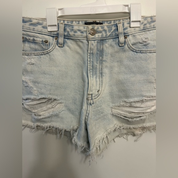 Abercrombie & Fitch Annie High-Rise Short - Picture 2 of 11